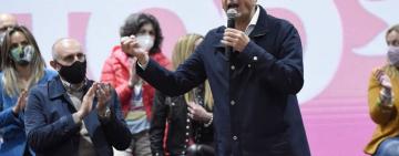 Kicillof pidió que el voto “sea para la reconstrucción y el renacimiento” de Argentina 