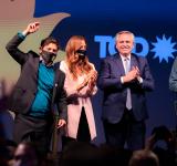 Kicillof pidió que el voto “sea para la reconstrucción y el renacimiento” de Argentina 