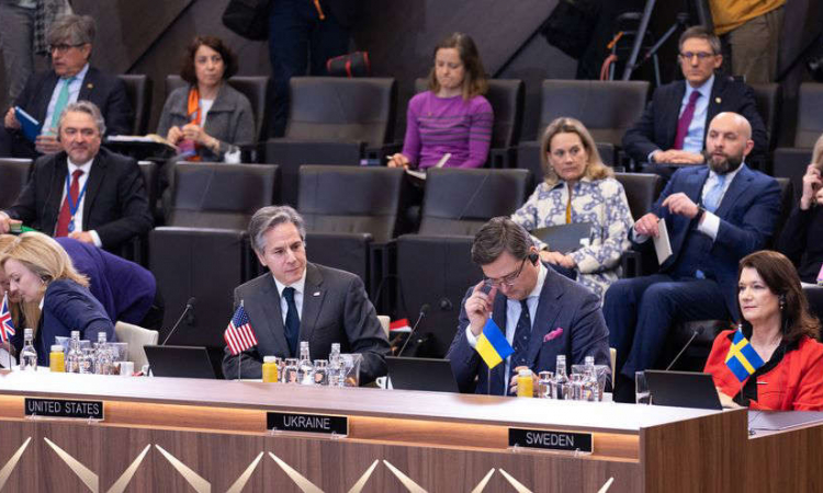 Ucrania, ante la OTAN: “O nos ayudan ahora, y hablo de días, o será demasiado tarde” 