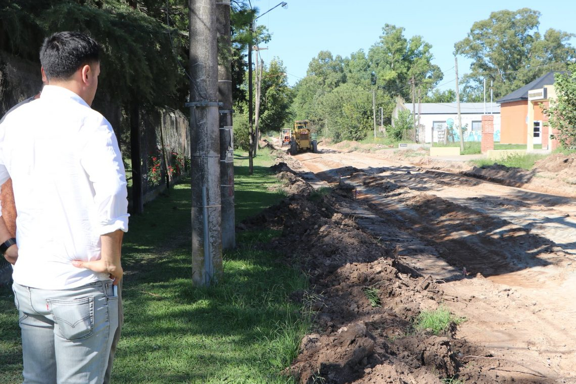 Iván Villagrán recorrió el avance de obras en Carmen de Areco 