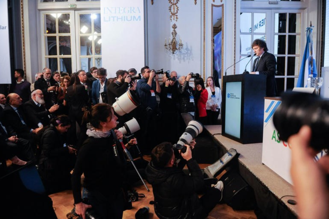 Javier Milei lanzó un fuerte mensaje a los empresarios: “Yo me comprometo a sacarles el Estado de encima” 