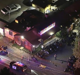 Un expolicía mata a tres personas en un tiroteo en un bar de moteros de California 