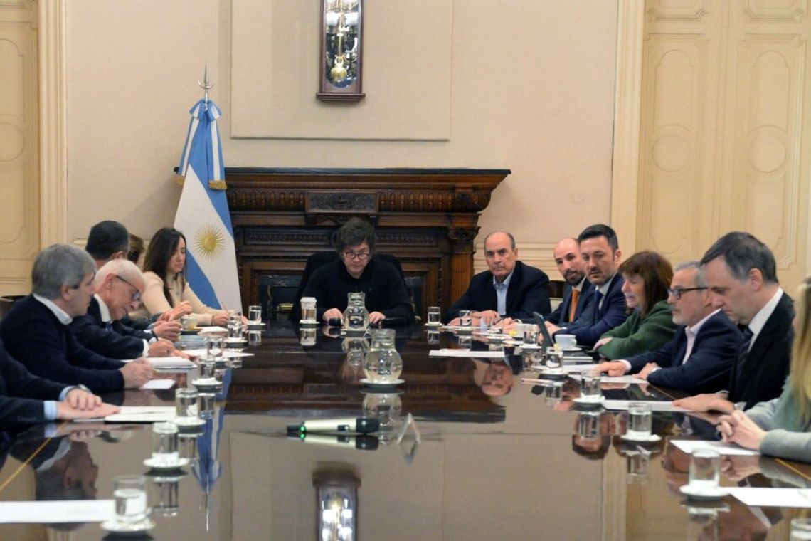 El Gobierno de Milei convocó a las cámaras empresarias para discutir la letra chica de la ley 